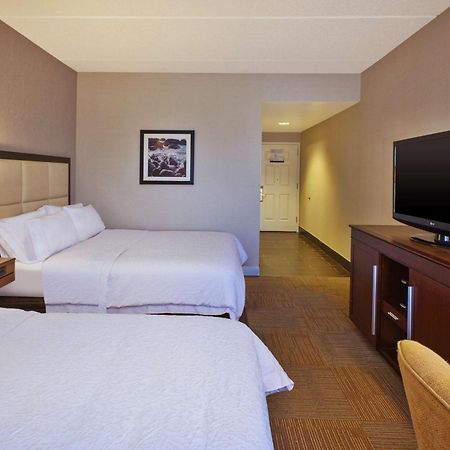 Hampton Inn & Suites Providence-Warwick Airport Kültér fotó