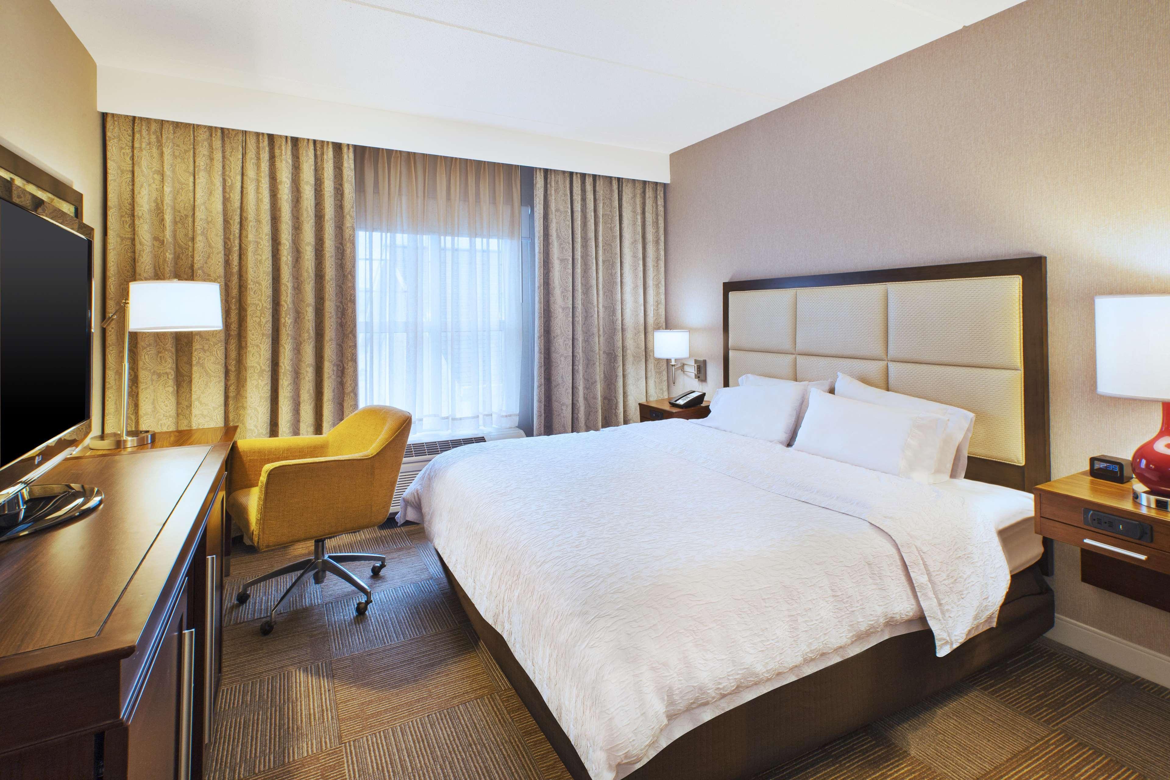 Hampton Inn & Suites Providence-Warwick Airport Kültér fotó