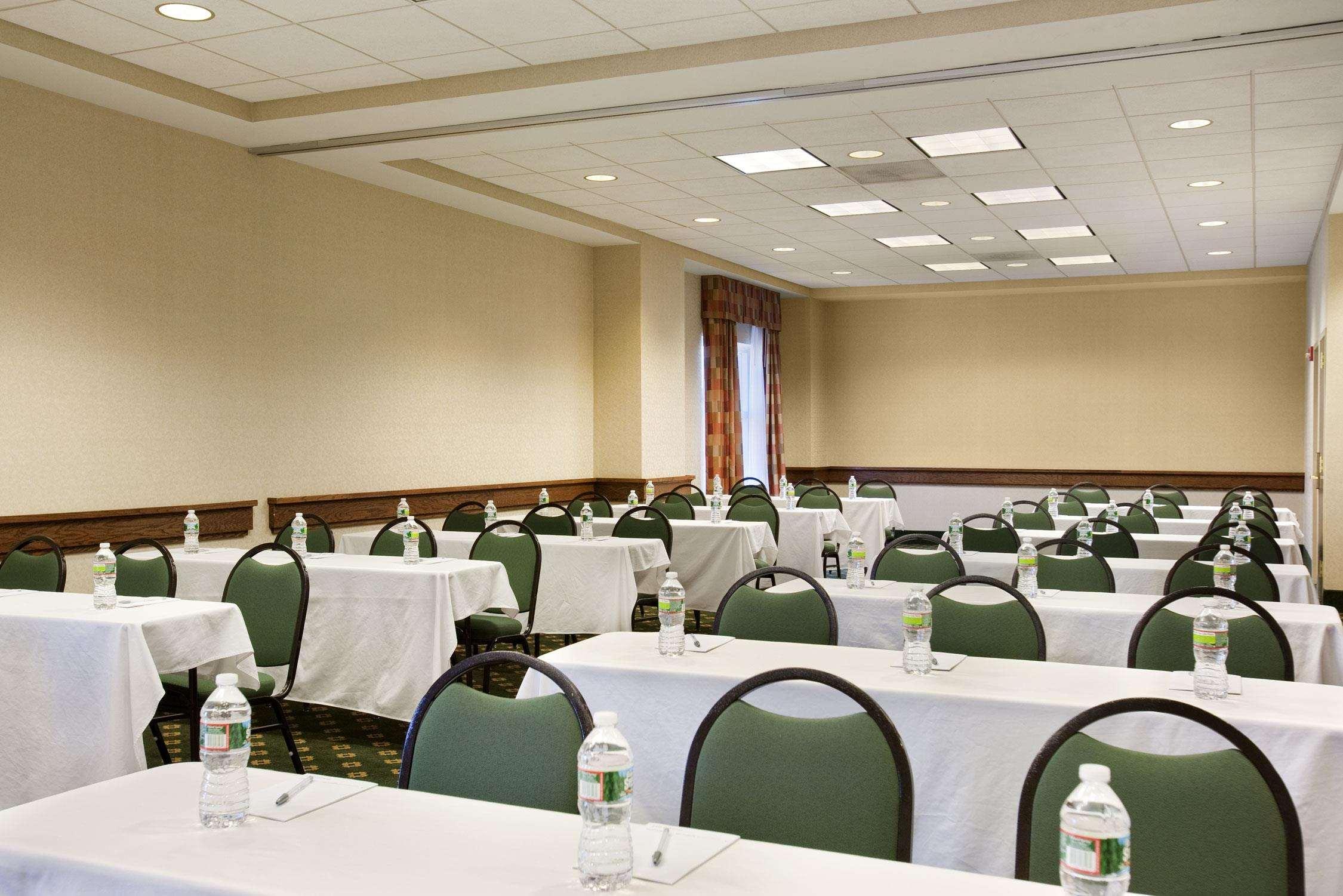 Hampton Inn & Suites Providence-Warwick Airport Kültér fotó