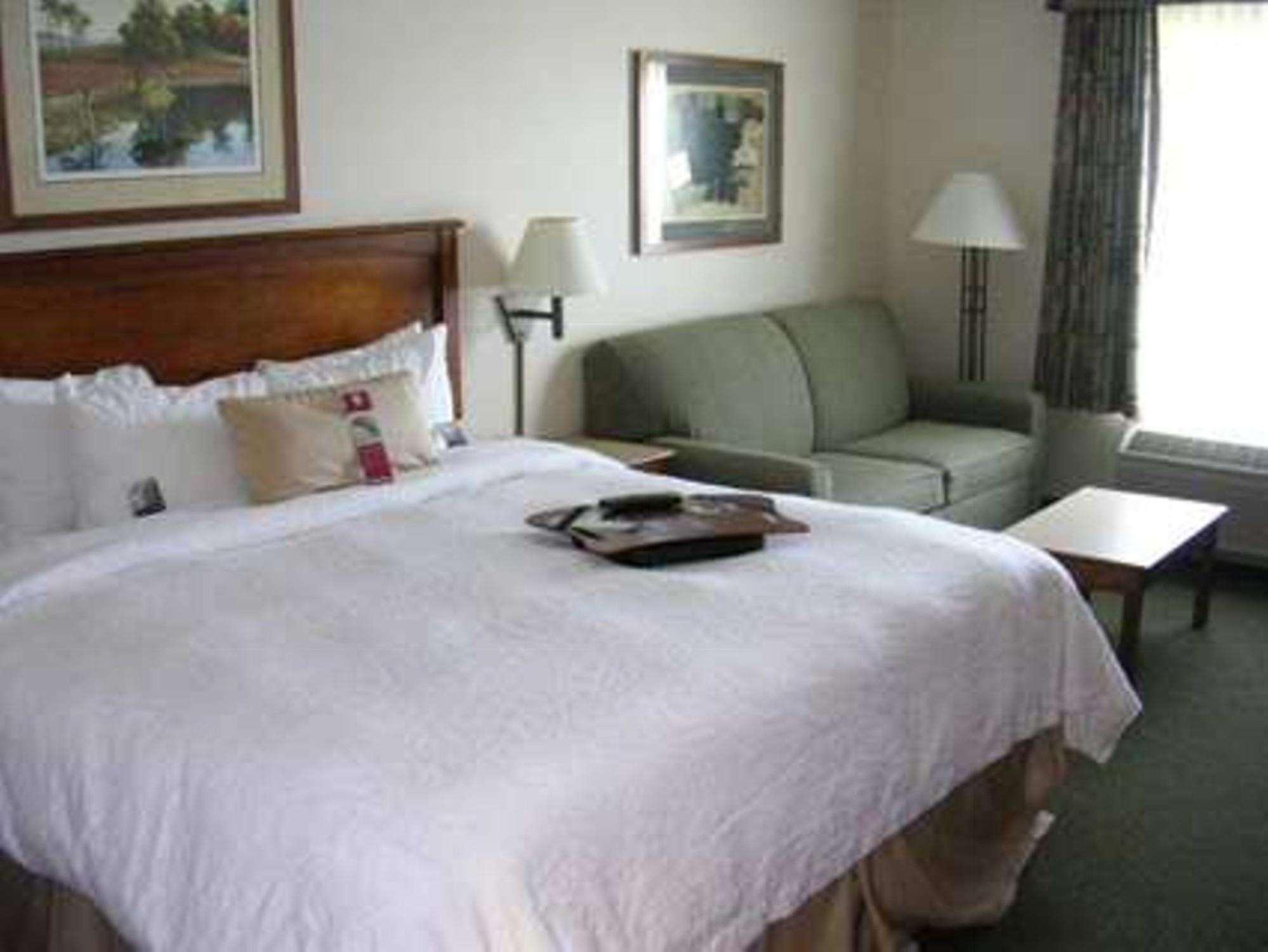 Hampton Inn & Suites Providence-Warwick Airport Kültér fotó