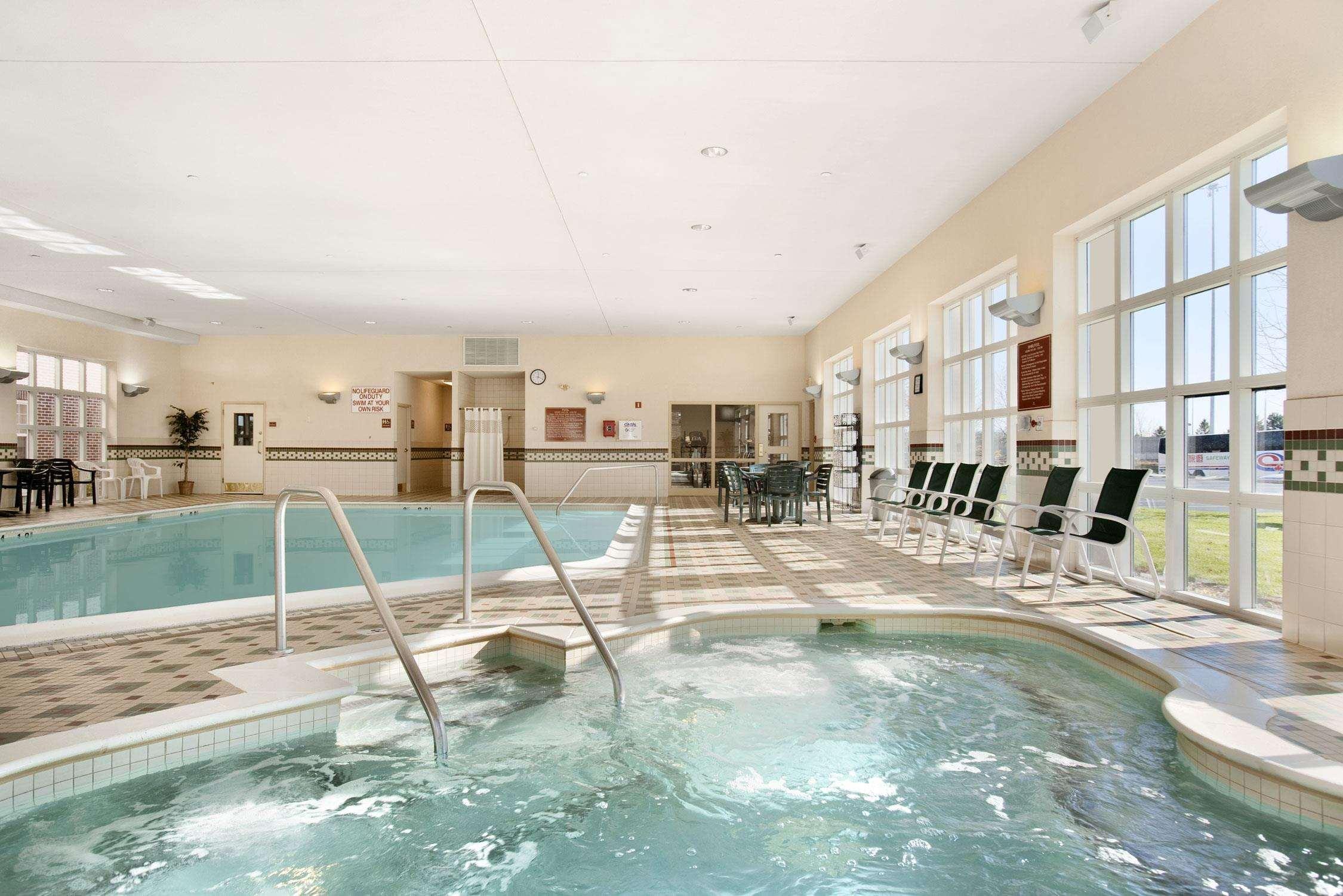Hampton Inn & Suites Providence-Warwick Airport Kültér fotó