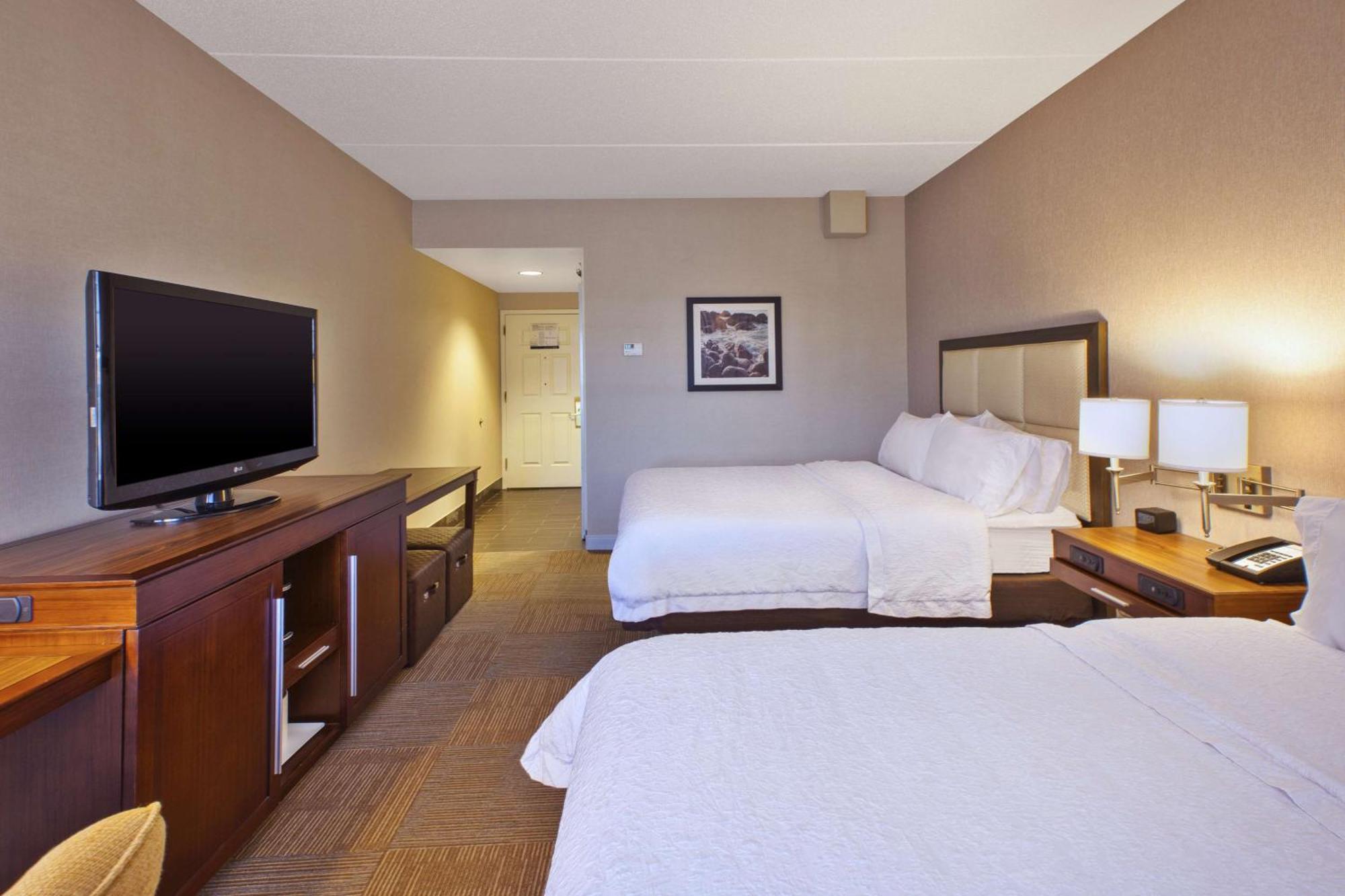 Hampton Inn & Suites Providence-Warwick Airport Kültér fotó