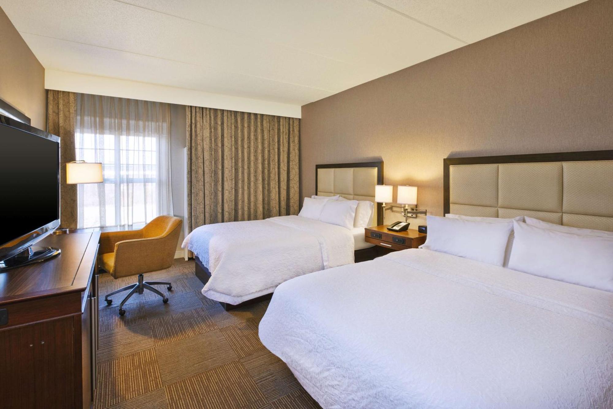 Hampton Inn & Suites Providence-Warwick Airport Kültér fotó