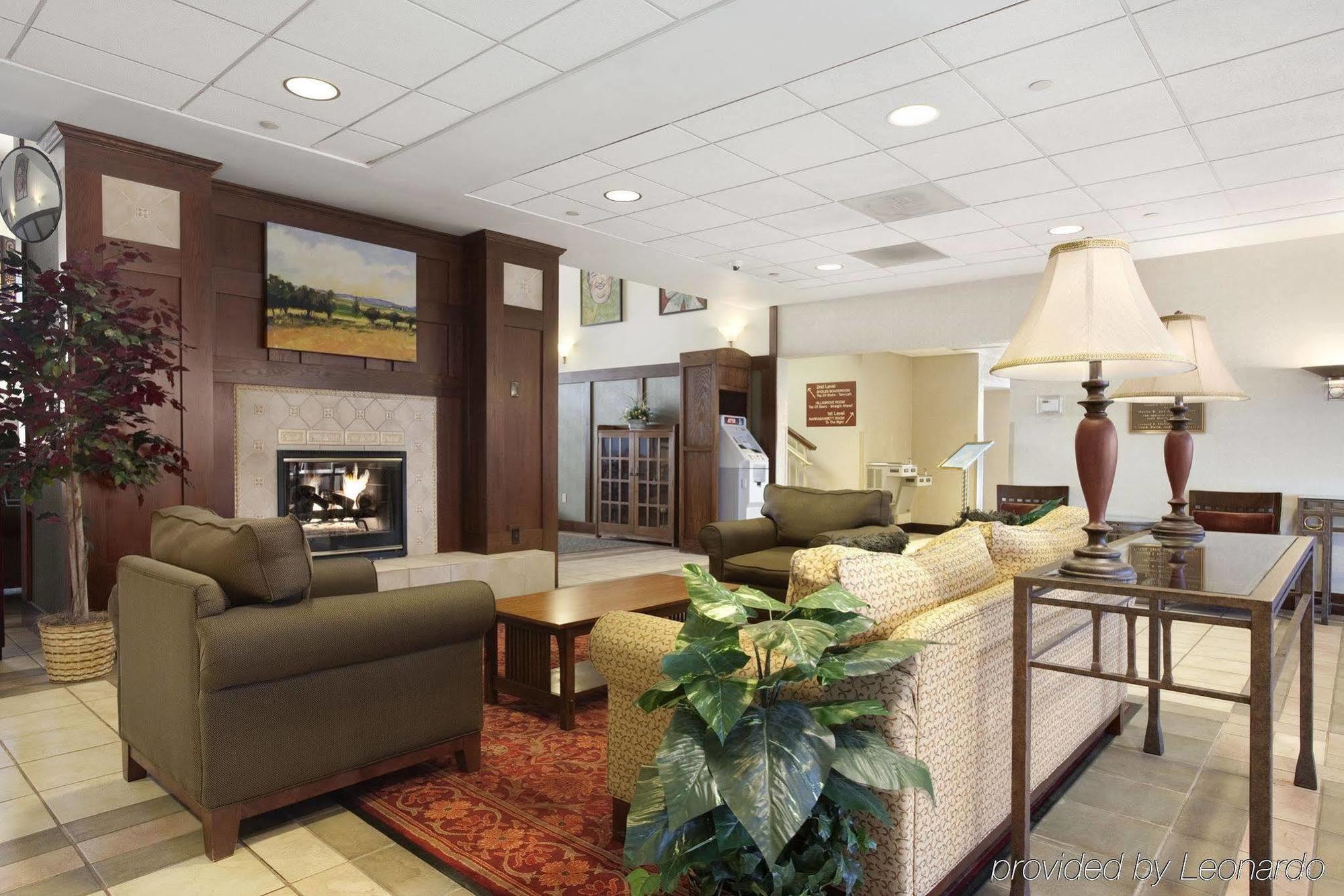 Hampton Inn & Suites Providence-Warwick Airport Beltér fotó